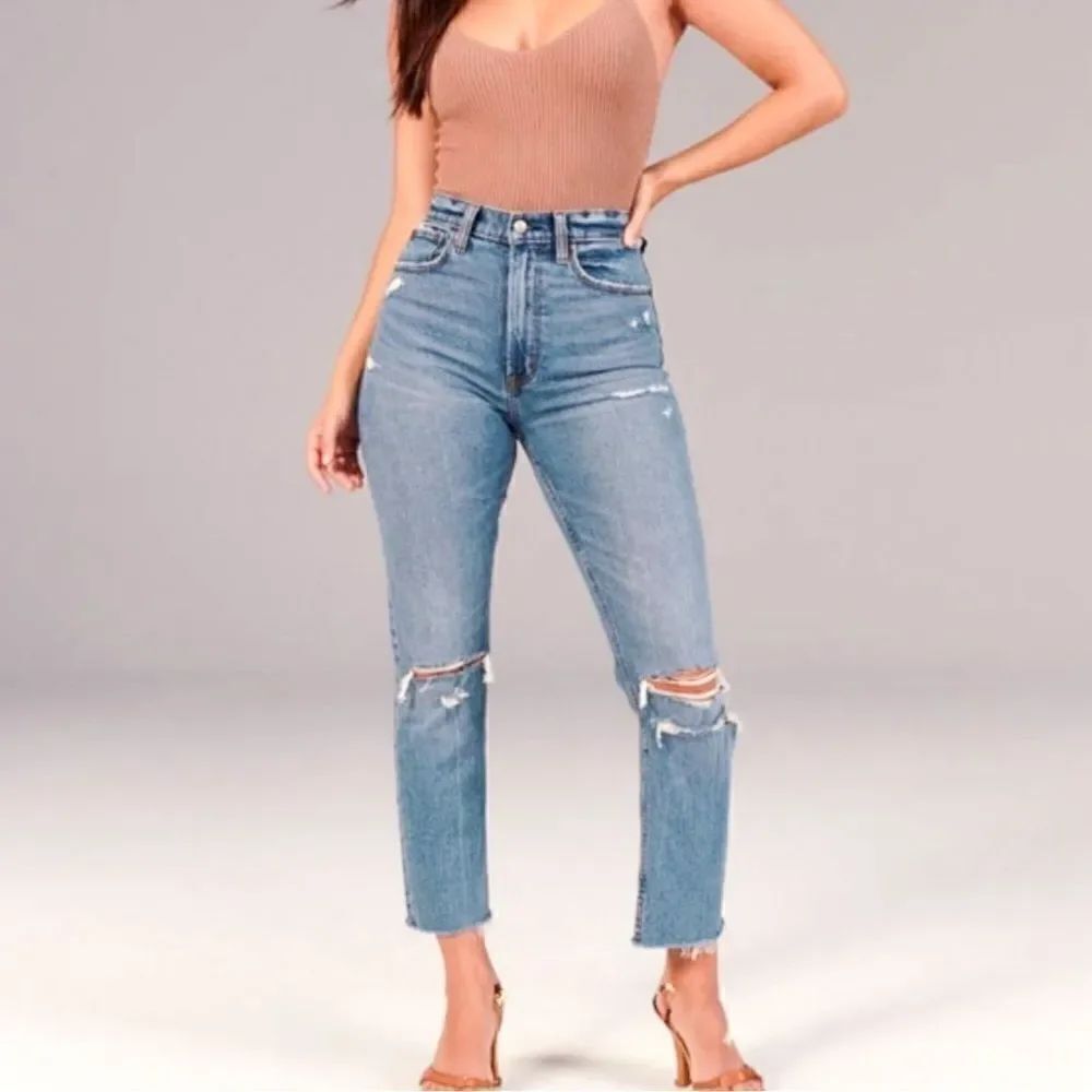 Abercrombie & Fitch The Ankle Straight Ultra High Rise Distressed Jeans Size 26